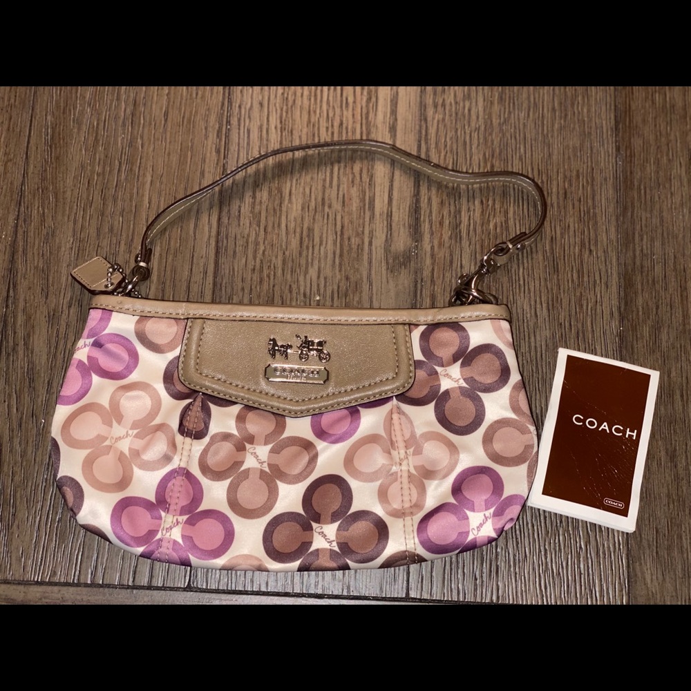 💜💜 Purpl, Beige, & Brown Coach shoulder bag 💜💜